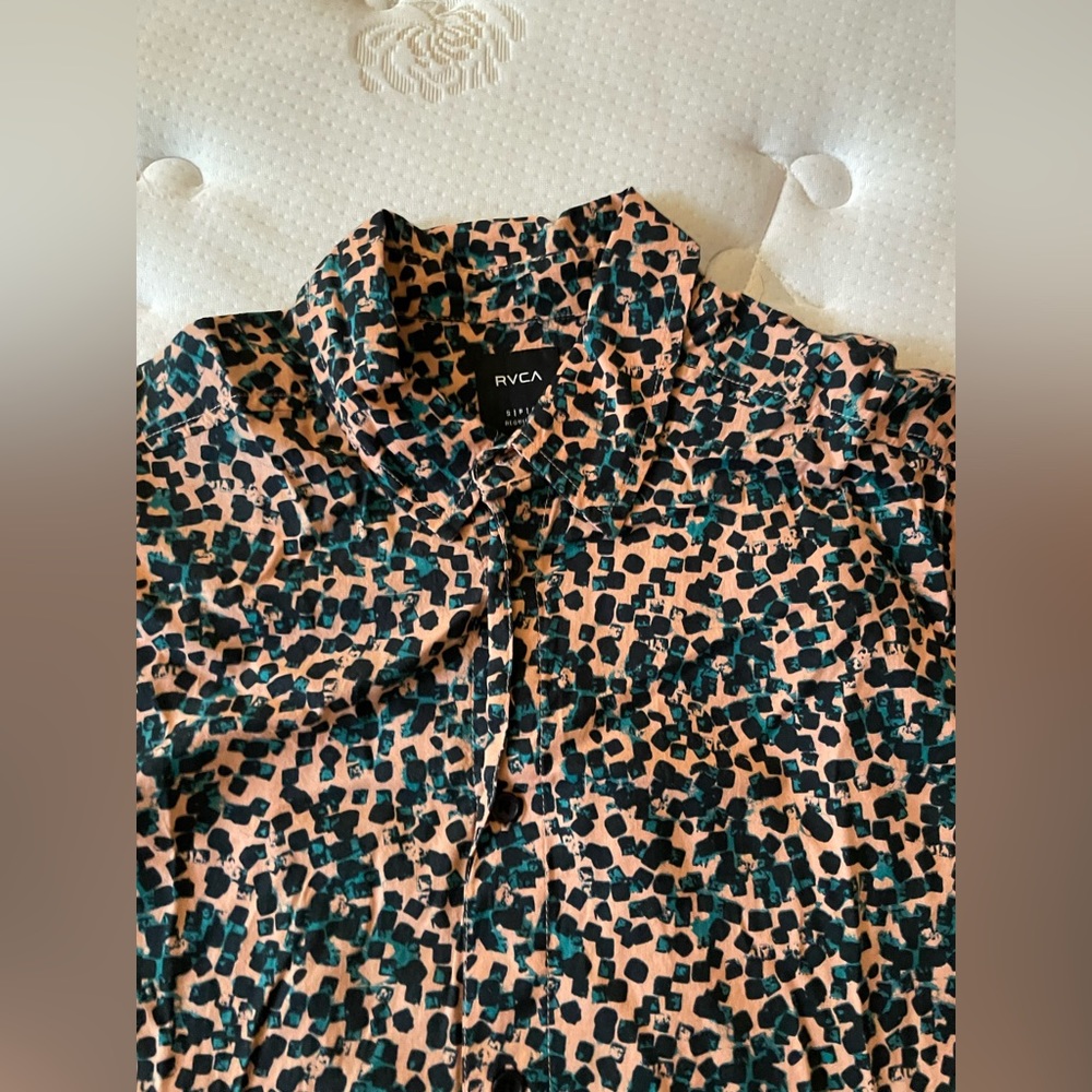 RVCA Men’s Patterned Shirt - Picture 2 of 4